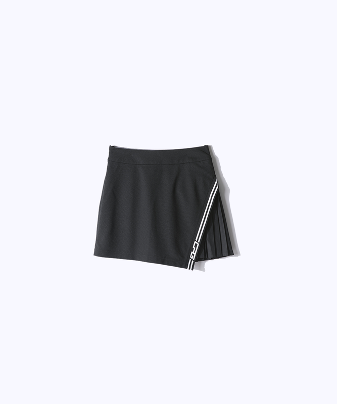 asymmetric pleated skirt (비대칭 주름 치마)