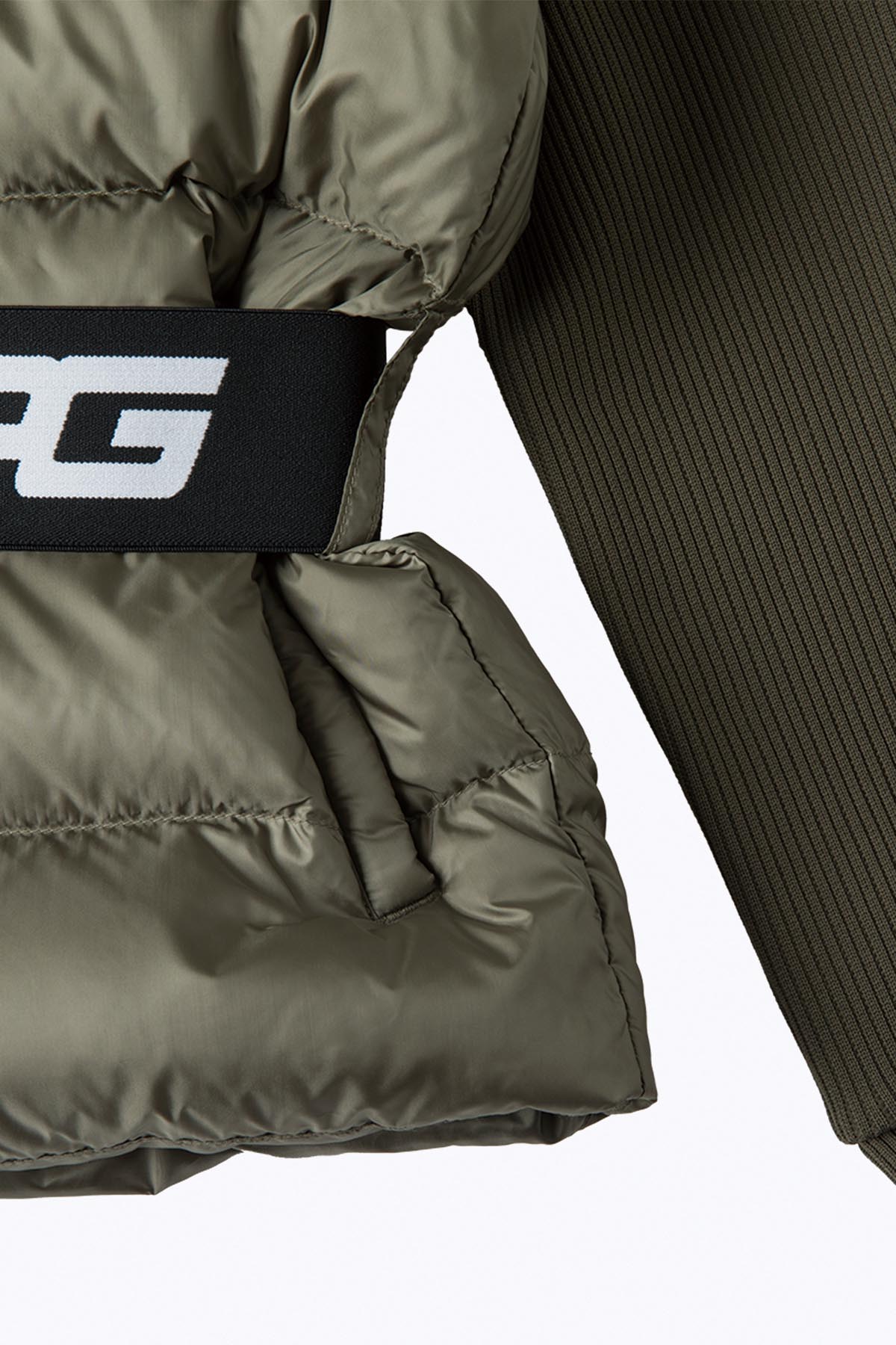 sleeve knit down jacket（スリーブニットダウンジャケット）