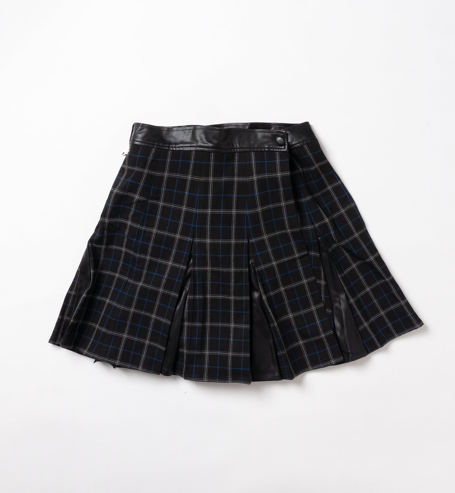 【new arrival】ストレッチフェイクレザーショートパンツ×オックスチェック巻きスカート３ＷＡＹボトムス-SAMPLE-