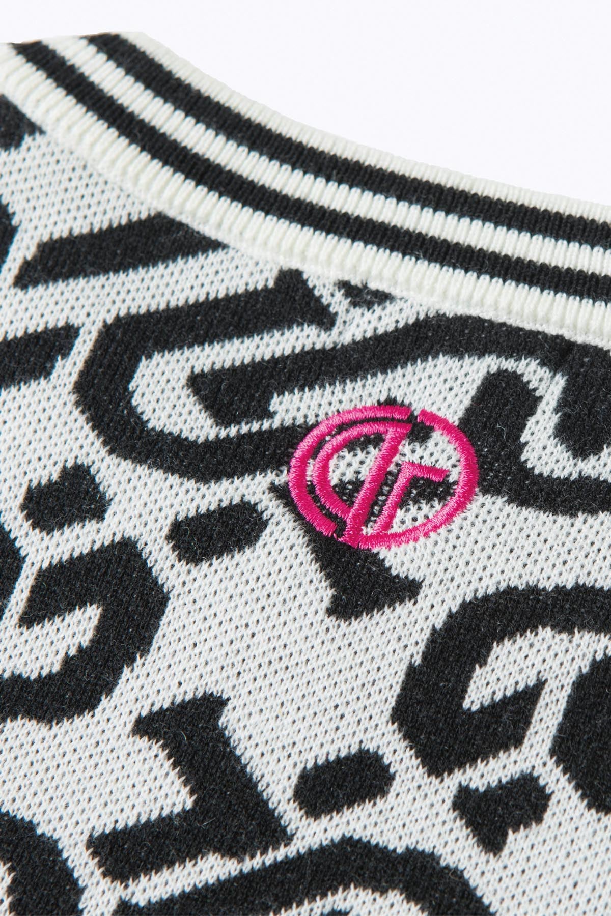 chain logo ribbed sweater（チェーンロゴリブセーター）