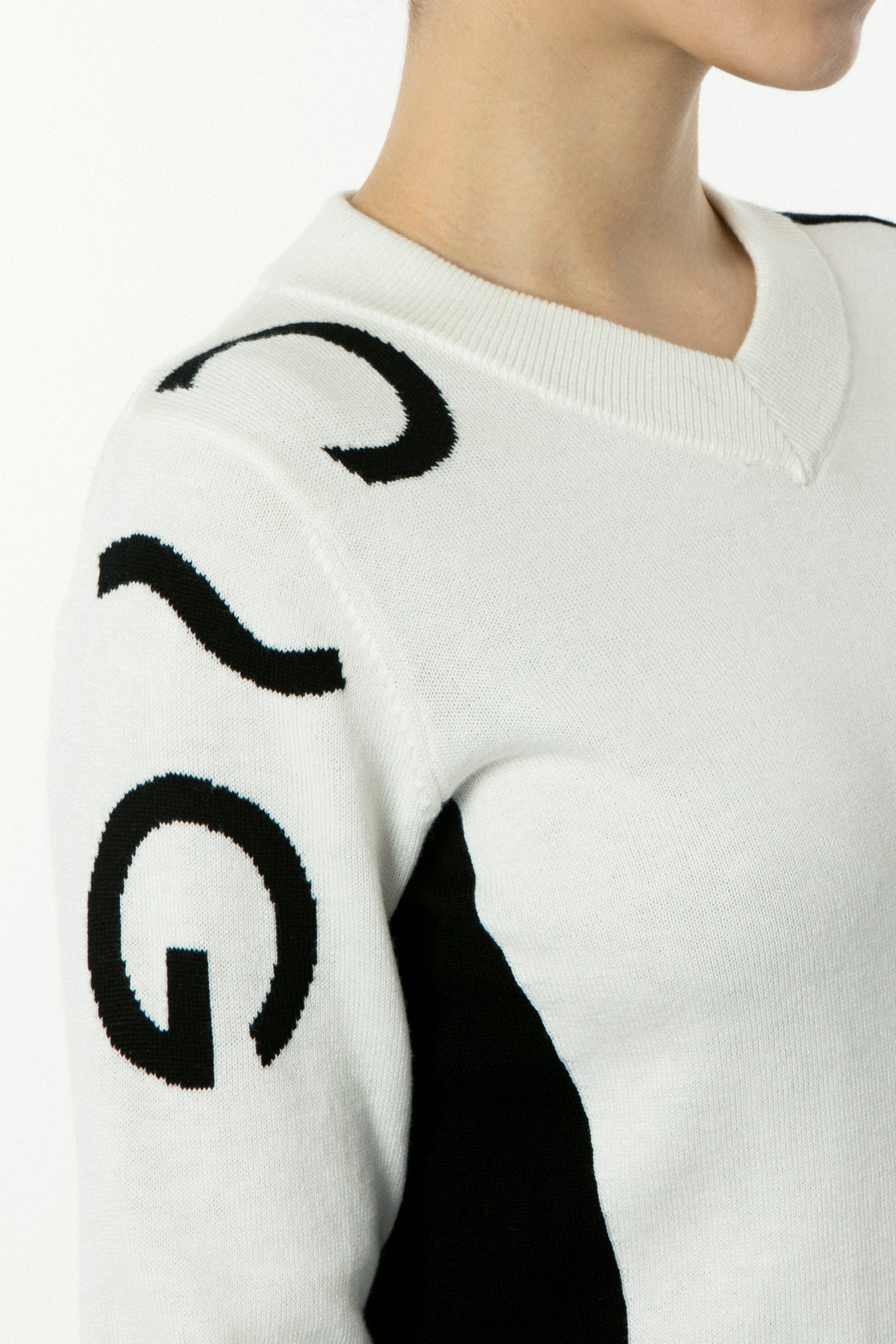 ライン切り替えニットプルオーバー