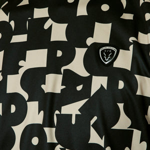 7’S調タイポグラフィプリントモックネックSS（ショートスリーブ）｜MEN