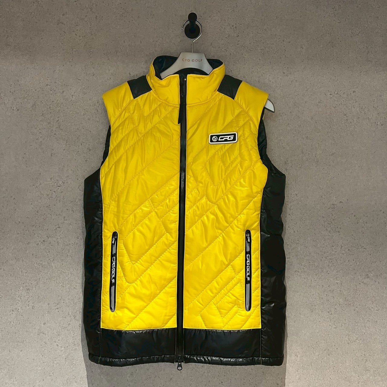 【Sample】ハイネッククリップロゴベスト | MEN