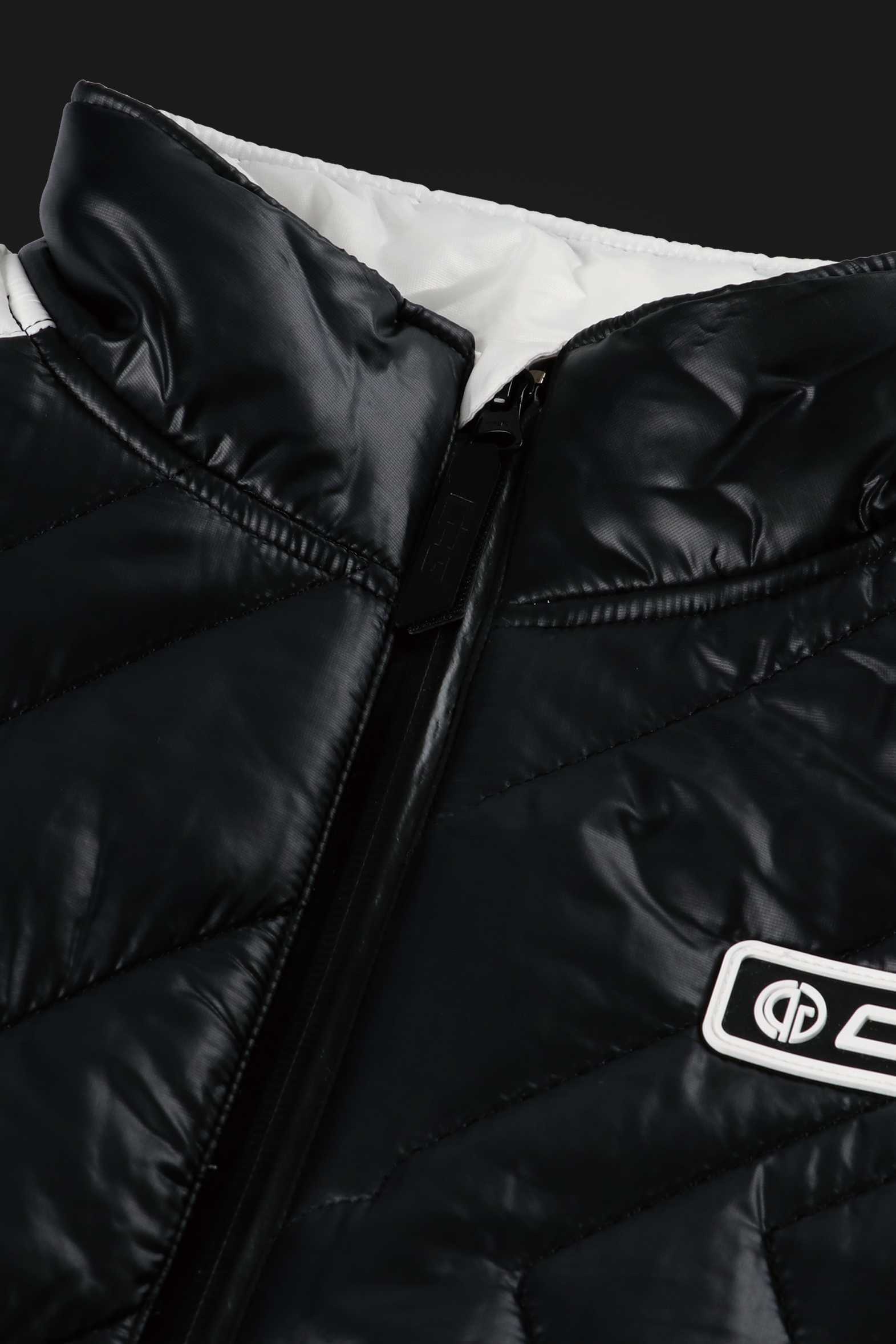 【9월 9일 이후 출하】 High Neck Clip Logo Vest(하이넥 클립 로고 베스트)